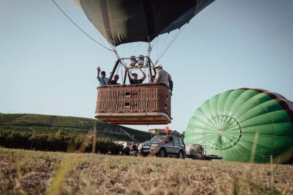 Giro in mongolfiera di gruppo su Barolo e le Langhe - immagine 3