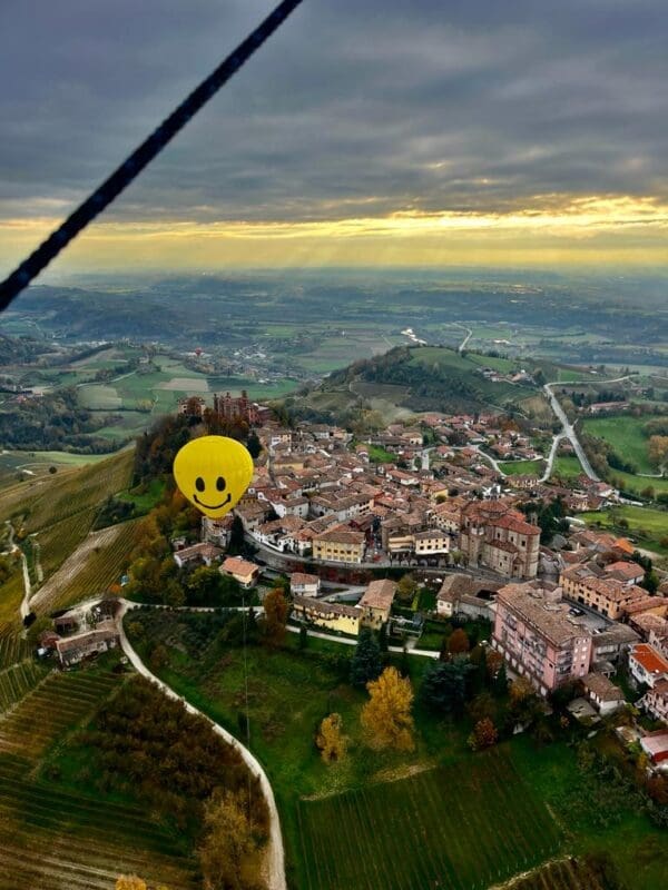 Giro in mongolfiera di gruppo su Barolo e le Langhe - immagine 8